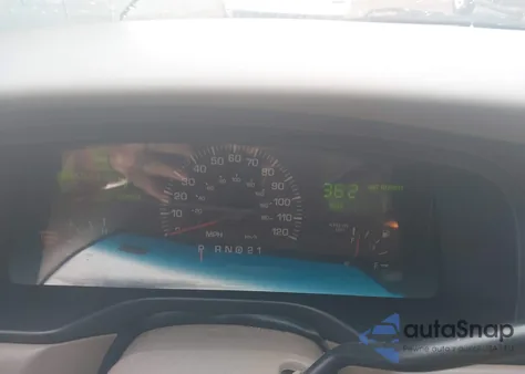 2002 Lincoln Town Car Sig. Prem./Signature from USA, damaged, VIN 1LNHM82W12Y656800